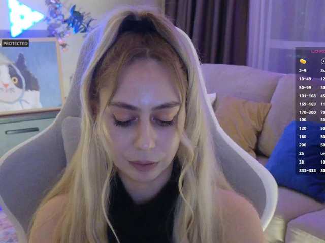 -Light-Fury-'s BongaCams show and profile