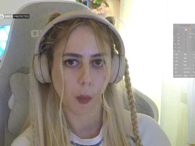 -Light-Fury-'s BongaCams show and profile