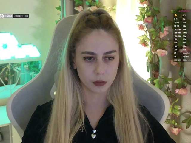 -Light-Fury-'s BongaCams show and profile