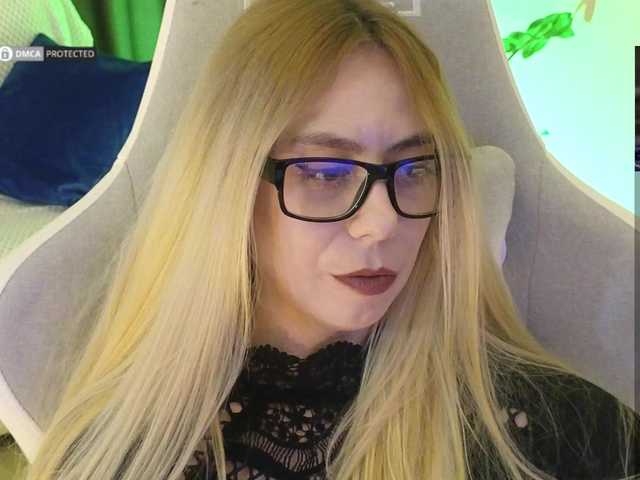 -Light-Fury-'s BongaCams show and profile