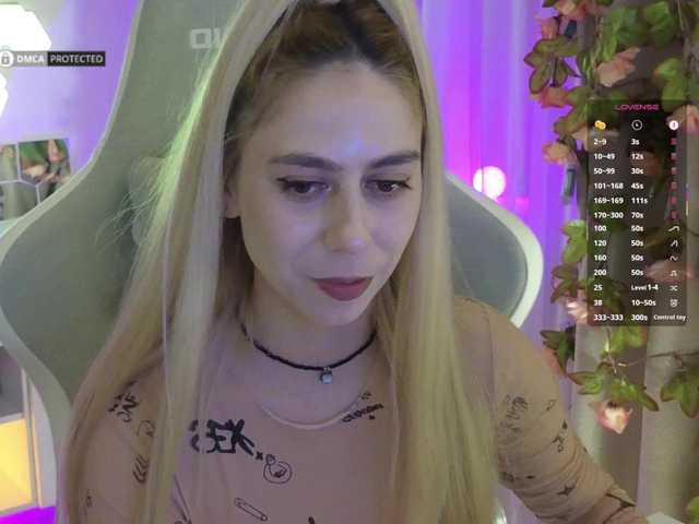 -Light-Fury-'s BongaCams show and profile