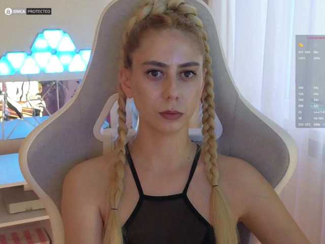 -Light-Fury-'s BongaCams show and profile