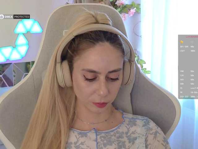 -Light-Fury-'s BongaCams show and profile