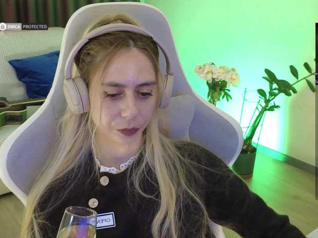 -Light-Fury- live cam profile