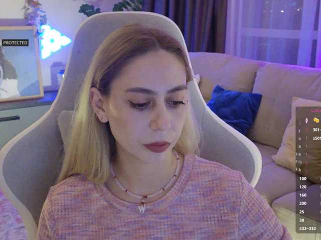 -Light-Fury-'s BongaCams show and profile