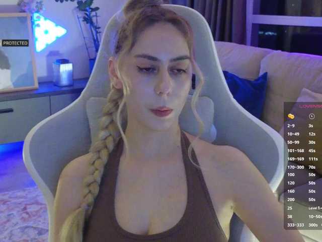 -Light-Fury-'s BongaCams show and profile