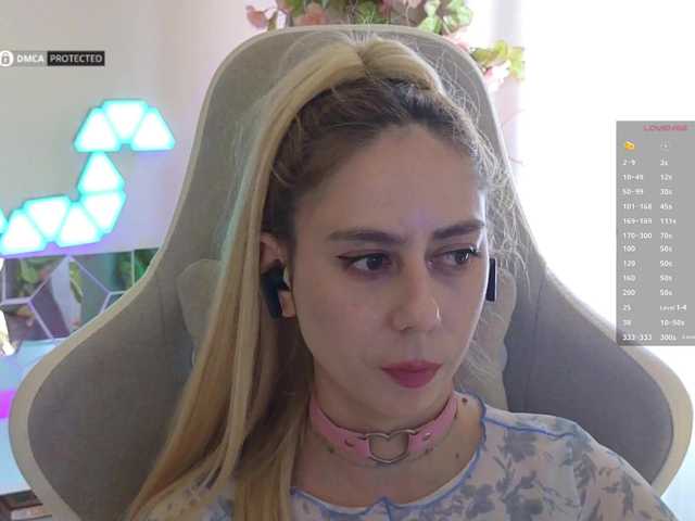 -Light-Fury-'s BongaCams show and profile