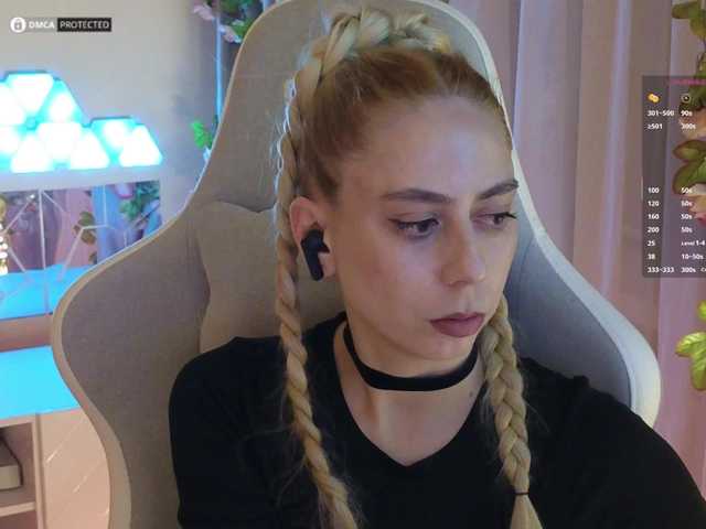 -Light-Fury-'s BongaCams show and profile