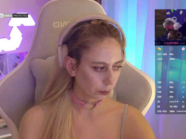 -Light-Fury-'s BongaCams show and profile