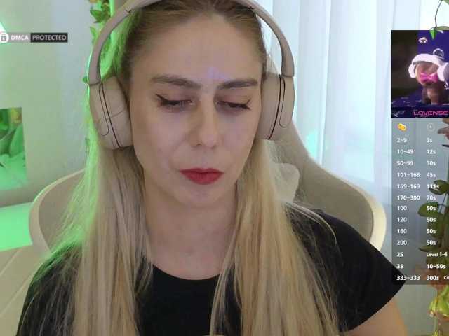 -Light-Fury-'s BongaCams show and profile