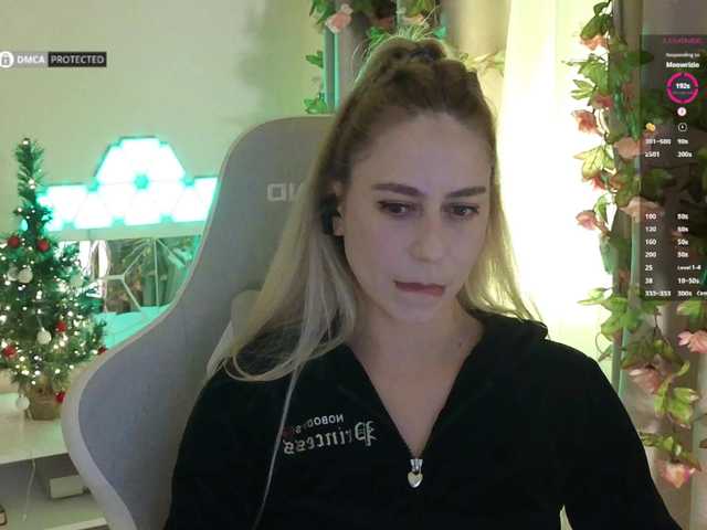 -Light-Fury-'s BongaCams show and profile