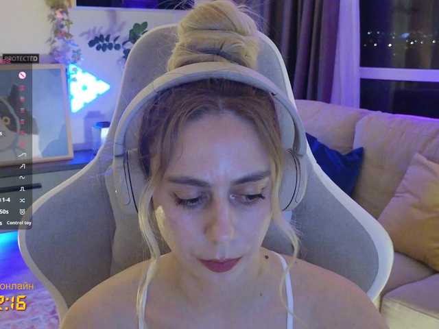 -Light-Fury-'s BongaCams show and profile