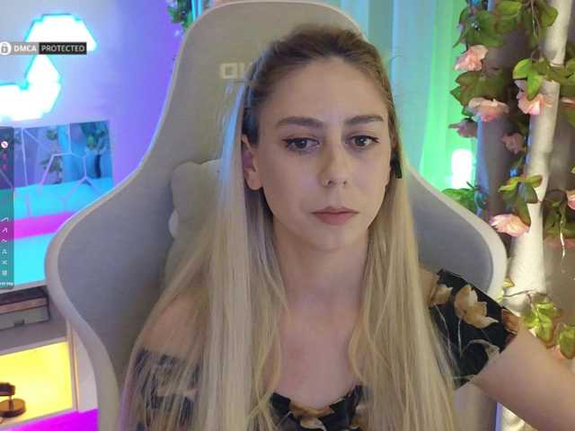 -Light-Fury-'s BongaCams show and profile