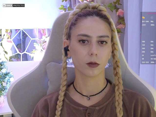 -Light-Fury-'s BongaCams show and profile