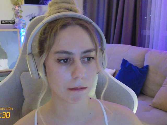 -Light-Fury-'s BongaCams show and profile