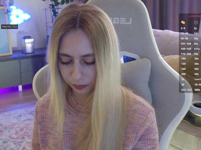 -Light-Fury-'s BongaCams show and profile