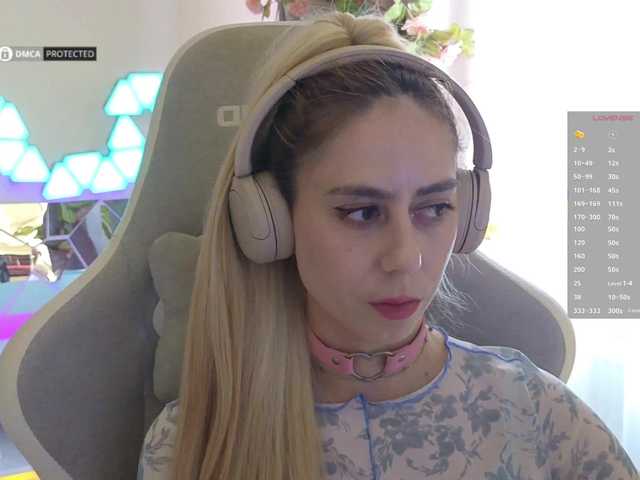 -Light-Fury-'s BongaCams show and profile