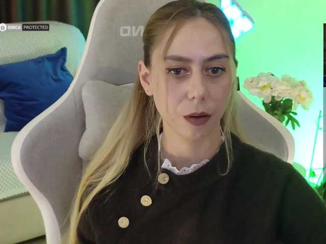 -Light-Fury-'s BongaCams show and profile