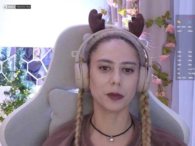 -Light-Fury-'s BongaCams show and profile