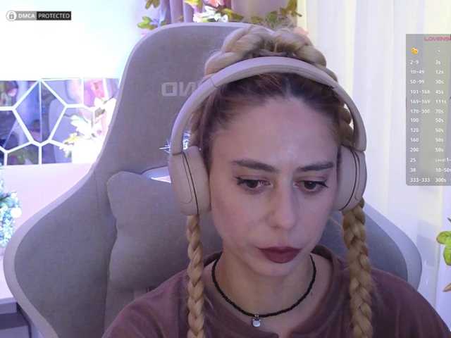 -Light-Fury-'s BongaCams show and profile