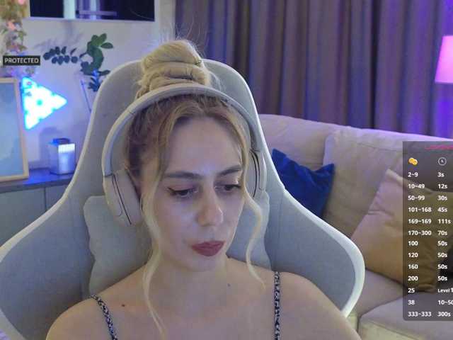 -Light-Fury-'s BongaCams show and profile