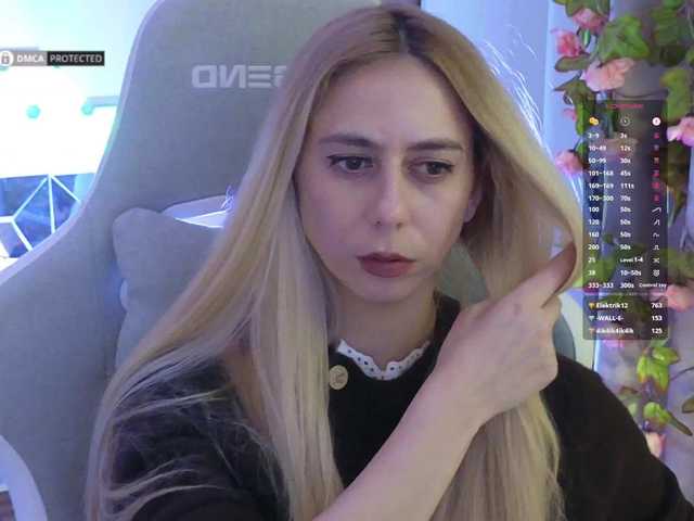 -Light-Fury-'s BongaCams show and profile