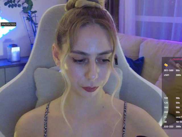 -Light-Fury-'s BongaCams show and profile