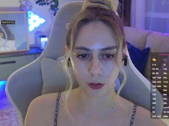 -Light-Fury-'s BongaCams show and profile