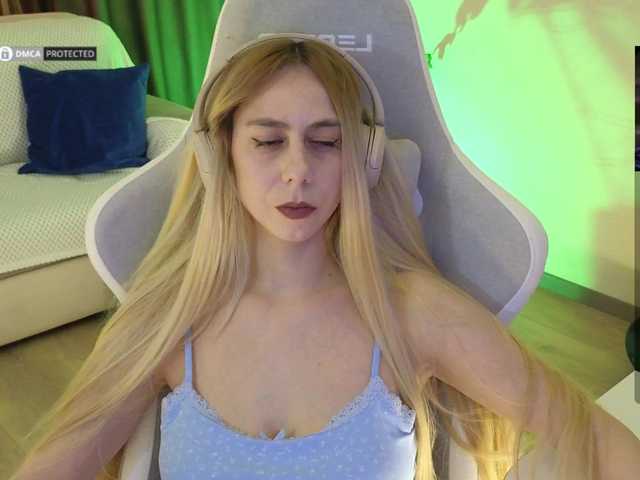 -Light-Fury-'s BongaCams show and profile