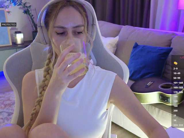 -Light-Fury-'s BongaCams show and profile