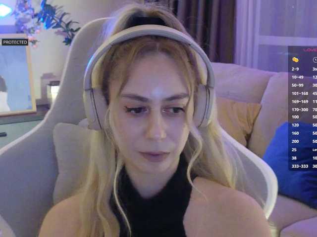 -Light-Fury-'s BongaCams show and profile