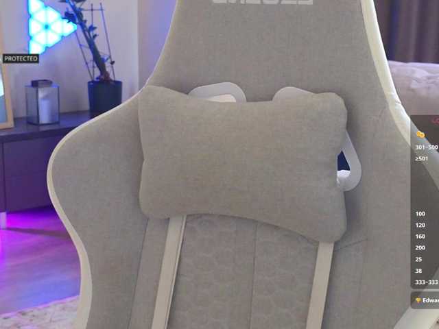 -Light-Fury-'s BongaCams show and profile