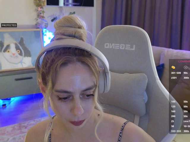 -Light-Fury-'s BongaCams show and profile