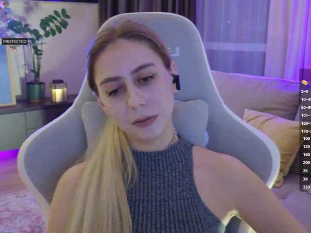 -Light-Fury-'s BongaCams show and profile