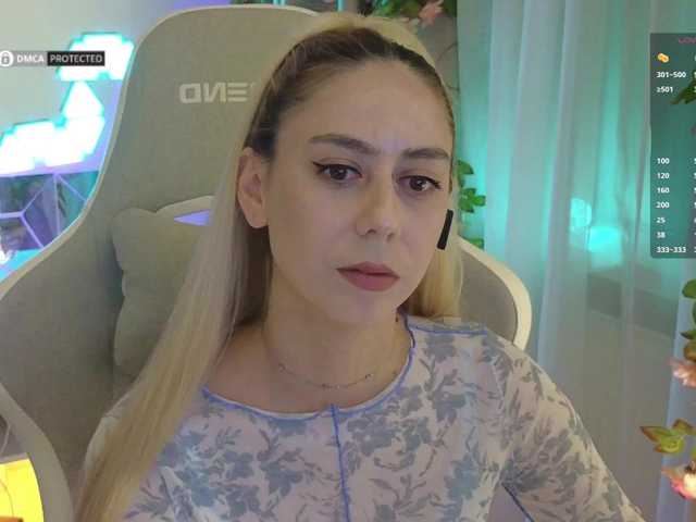 -Light-Fury-'s BongaCams show and profile