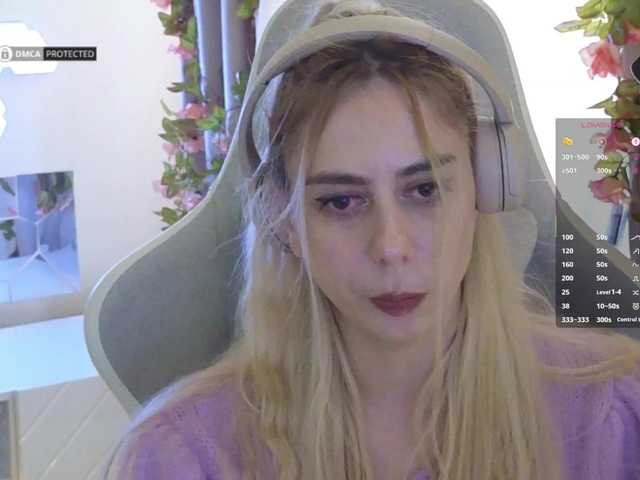 -Light-Fury-'s BongaCams show and profile