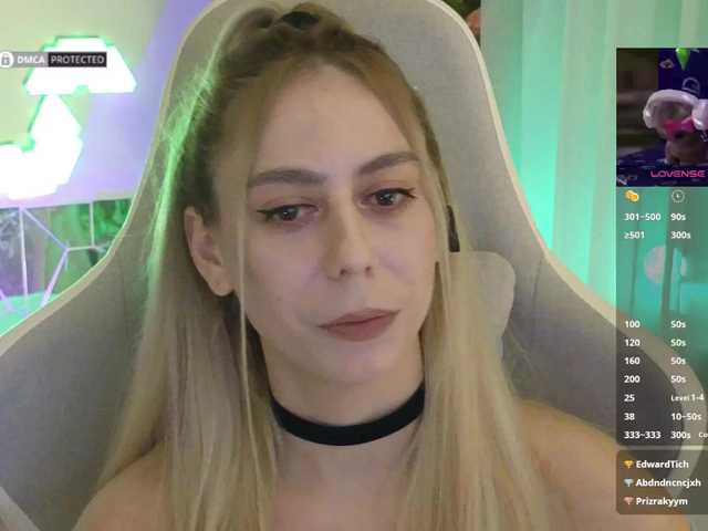 -Light-Fury-'s BongaCams show and profile