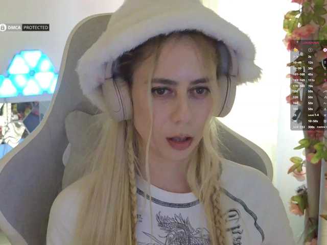 -Light-Fury-'s BongaCams show and profile