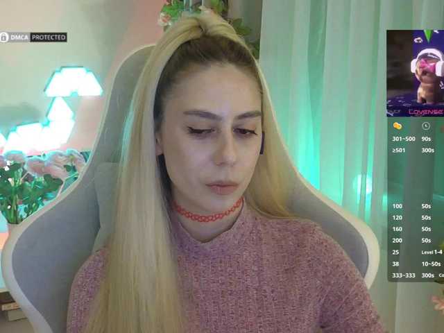 -Light-Fury-'s BongaCams show and profile