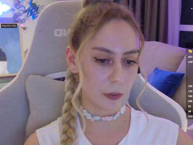 -Light-Fury-'s BongaCams show and profile