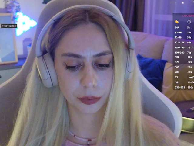 -Light-Fury-'s BongaCams show and profile