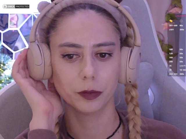 -Light-Fury-'s BongaCams show and profile