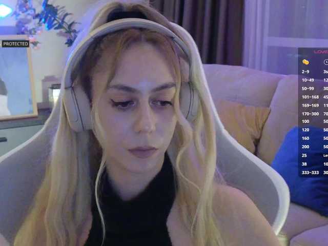 -Light-Fury-'s BongaCams show and profile