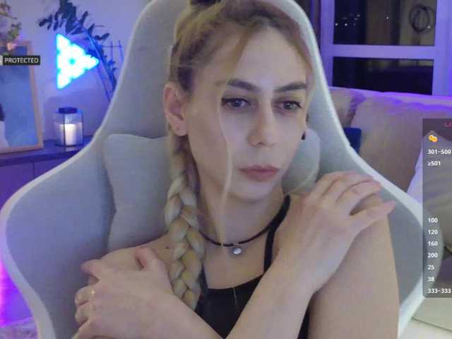 -Light-Fury-'s BongaCams show and profile