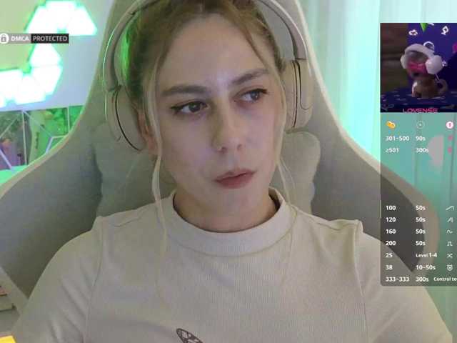 -Light-Fury-'s BongaCams show and profile