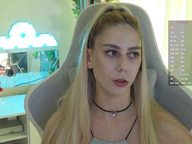 -Light-Fury-'s BongaCams show and profile