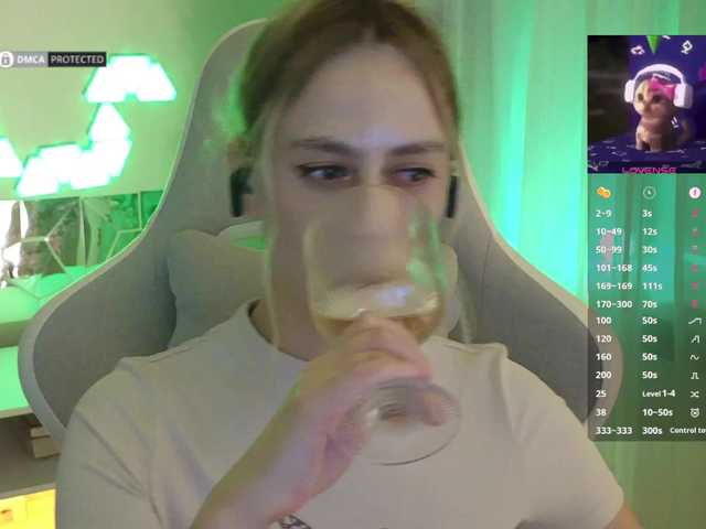 -Light-Fury-'s BongaCams show and profile