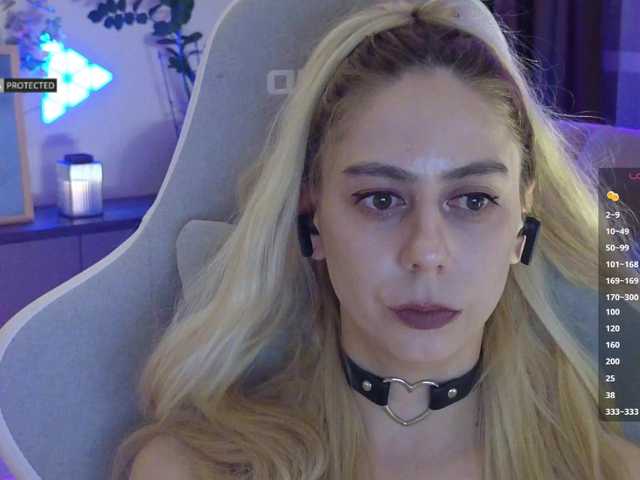 -Light-Fury-'s BongaCams show and profile