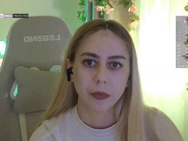 -Light-Fury-'s BongaCams show and profile