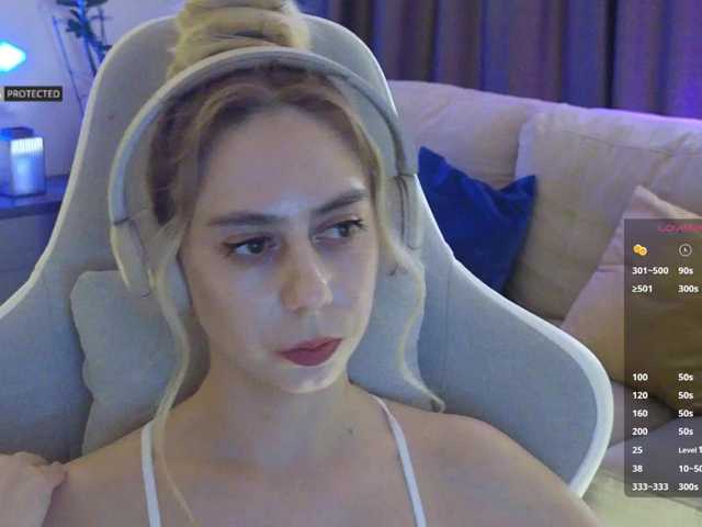 -Light-Fury-'s BongaCams show and profile